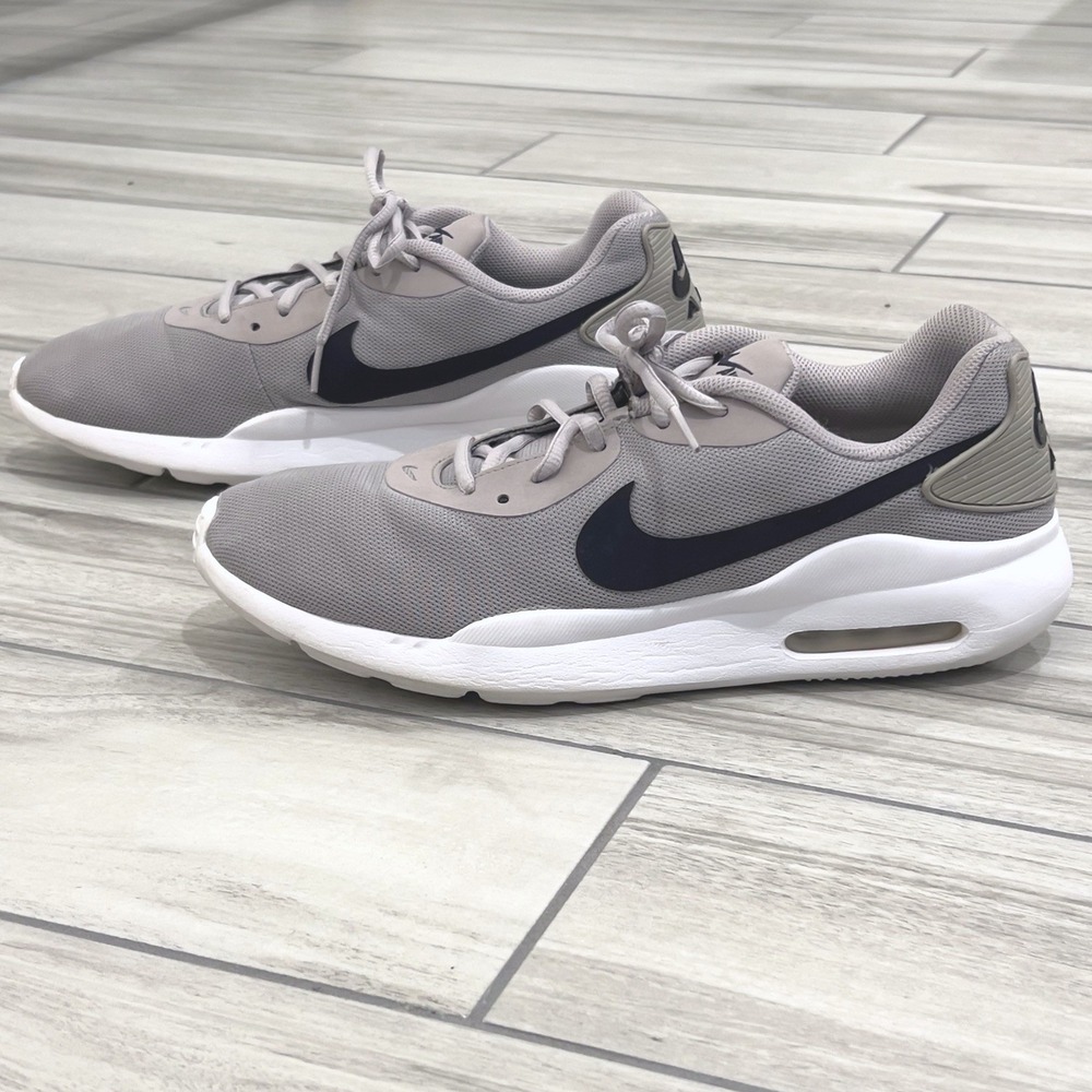 Nike Air Max Oketo Sneakers Mens Grey Black Excellent Low Top Running Shoes